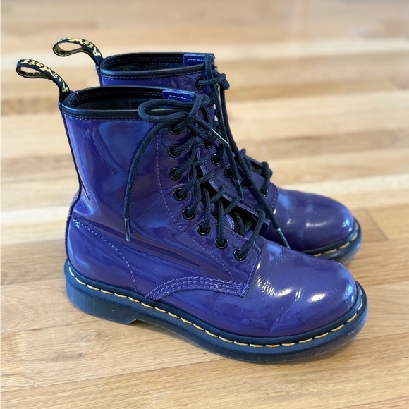 Dr. Marten's Purple 1460 WOMEN'S PATENT LEATHER LACE UP BOOTS - Picture 11 of 16